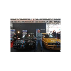 Auto & Moto d'Epoca 2023, Bologna - Italia - 26/29 Ottobre 2023 - Miki in posa tra gli esemplari #004 e #005