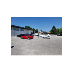 Italiamotorsport Parussini, Codroipo (UD) - Italia - 7 Luglio 2021 - La #001 personale di Miki, che fotografa la #002 in allestimento