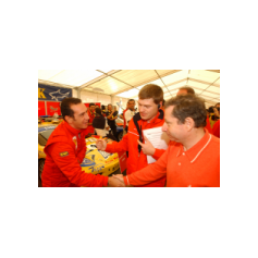 Ivan Benaduce riceve i saluti di Jean Todt e Antonello Coletta di Ferrari Corse Clienti - Ferrari Challenge Italia - Trofeo Pirelli 2002 - Misano Adriatico II