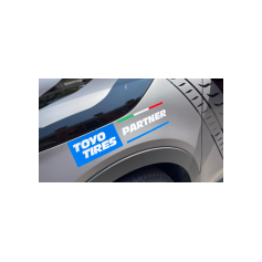 Alfa Romeo Junior Ibrida - Auto di cortesia per i clienti dei dealers italiani Toyo Tires