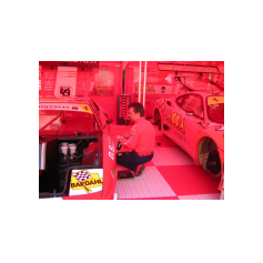 Stivi al lavoro sulla vettura di Franco Putelli - Trofeo Vallecamonica 2005